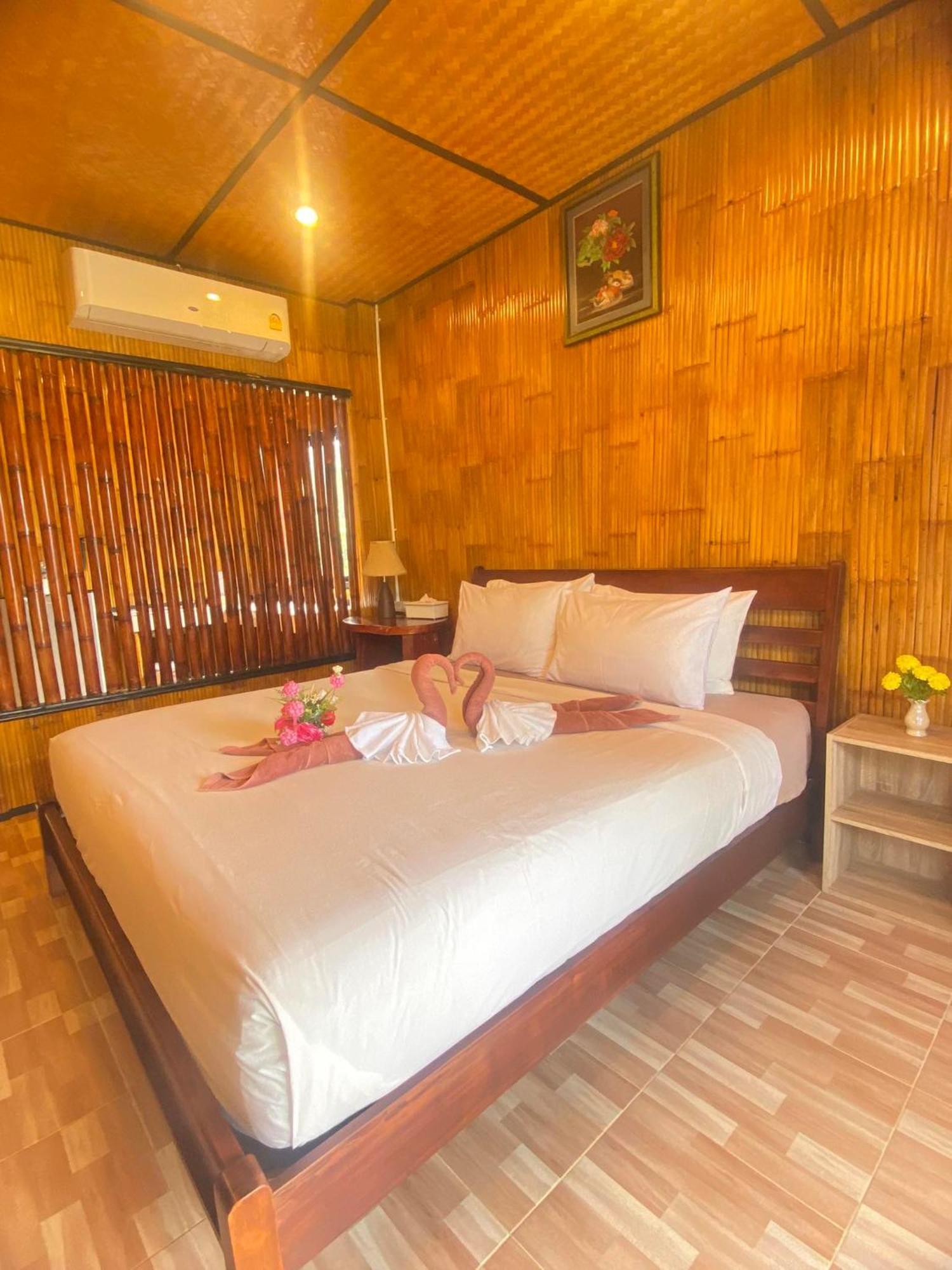 Lanta Wild Beach Resort Ko Lanta Exterior foto